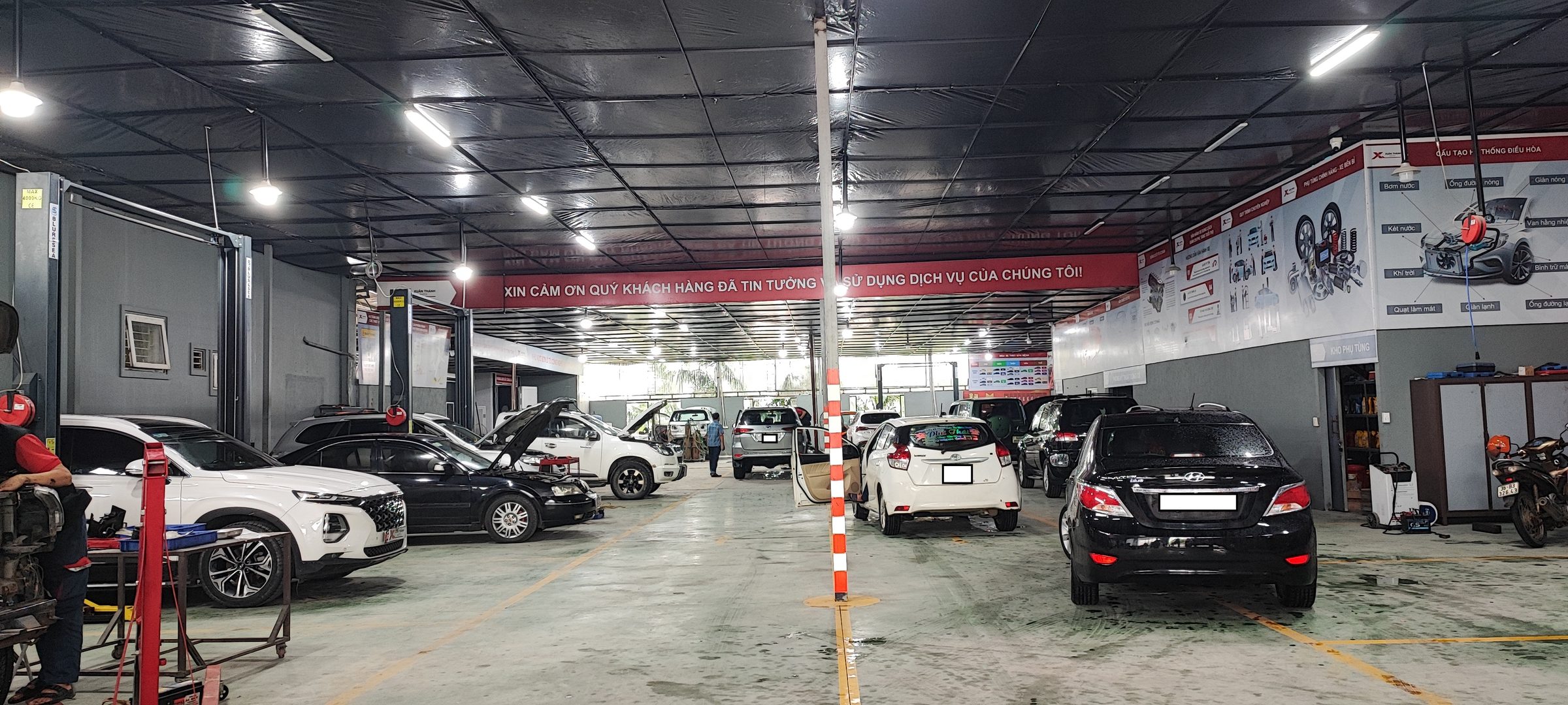 Hoạt động tại Gara Ô tô Xuân Thành
